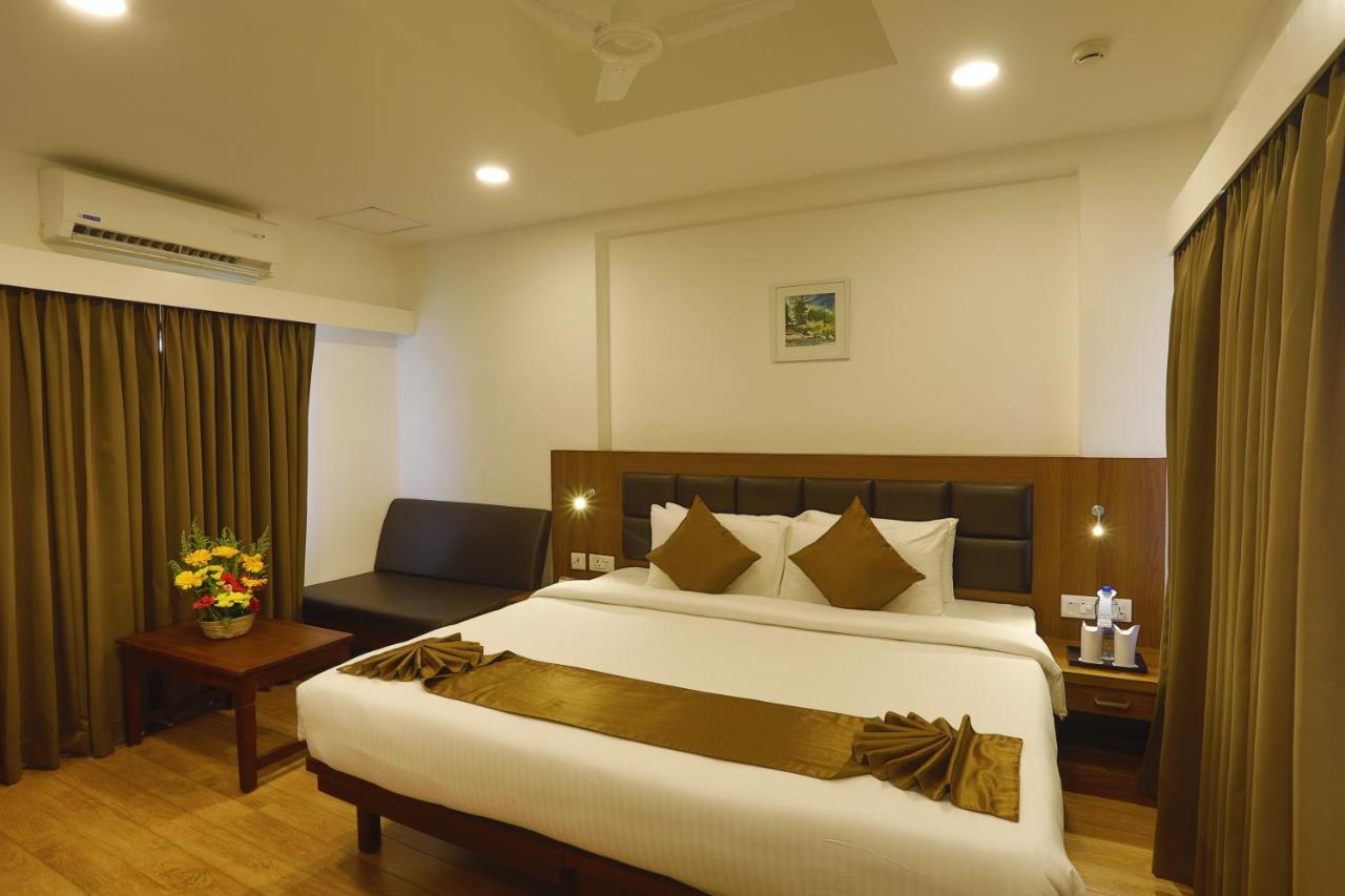 Hotel Panchavady Тируваллам Экстерьер фото
