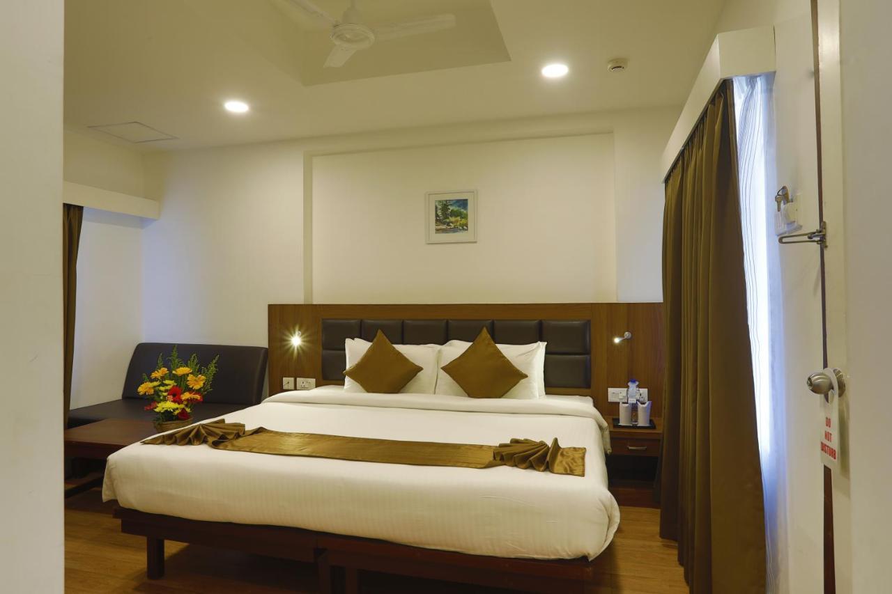 Hotel Panchavady Тируваллам Экстерьер фото
