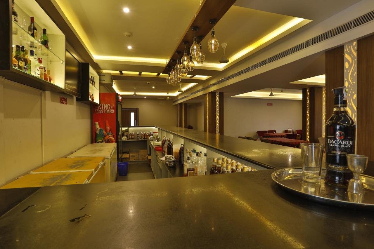 Hotel Panchavady Тируваллам Экстерьер фото